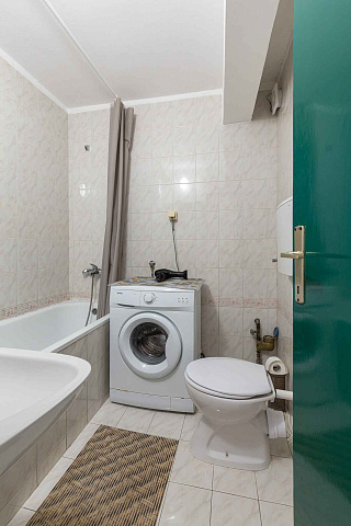 One-Bedroom Apartment in Budva – Sea View — photo 8